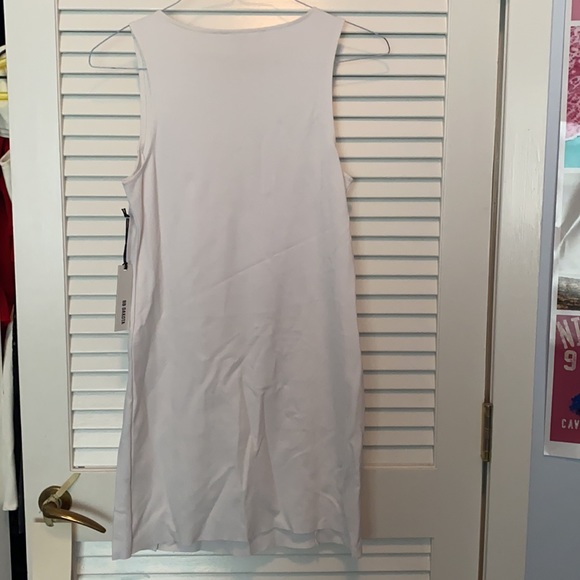 Never worn BB Dakota Dress - Picture 2 of 3